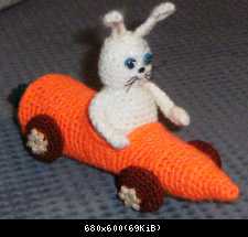 Заяц в моркомобиле
